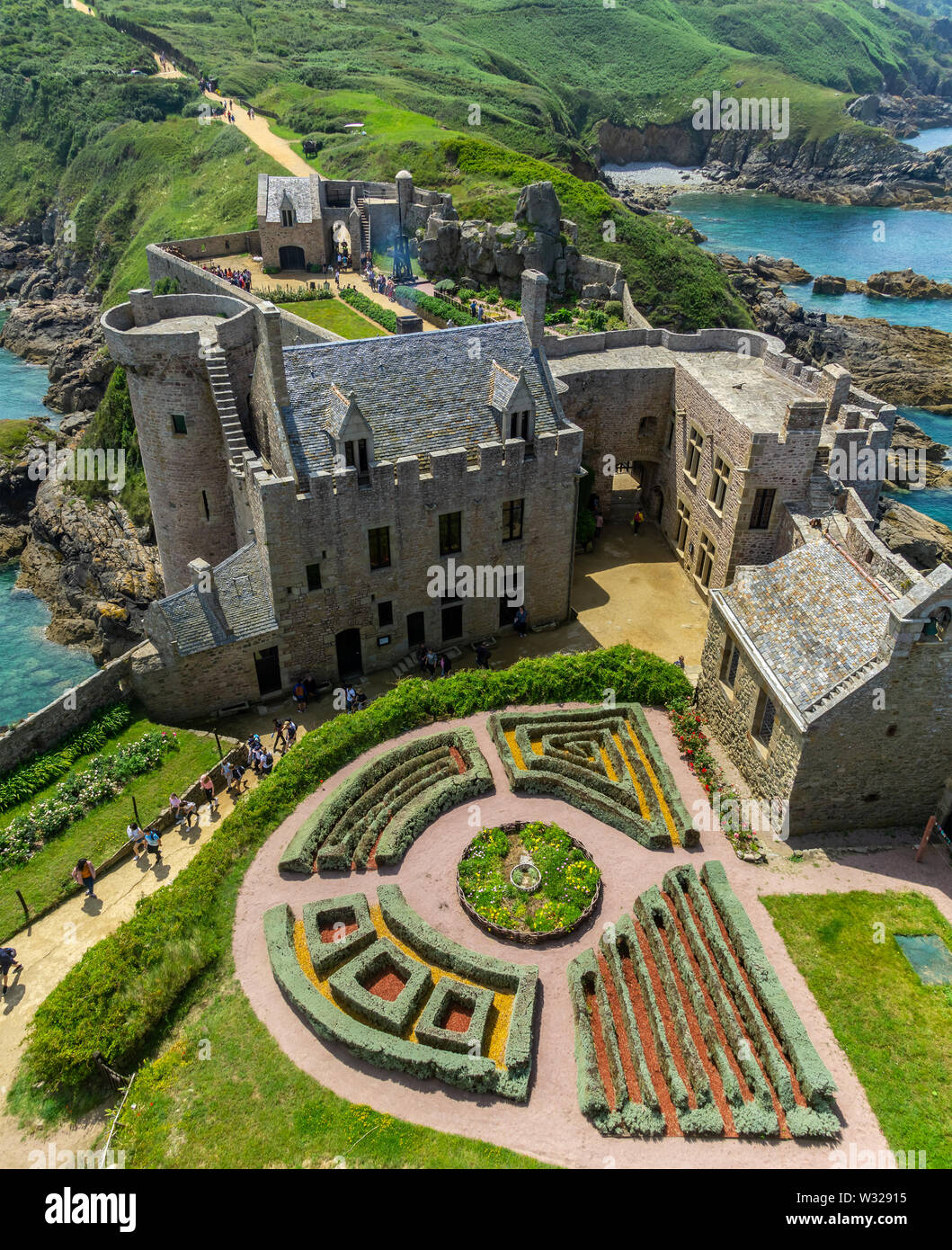Medieval garden hi-res stock photography and images - Alamy