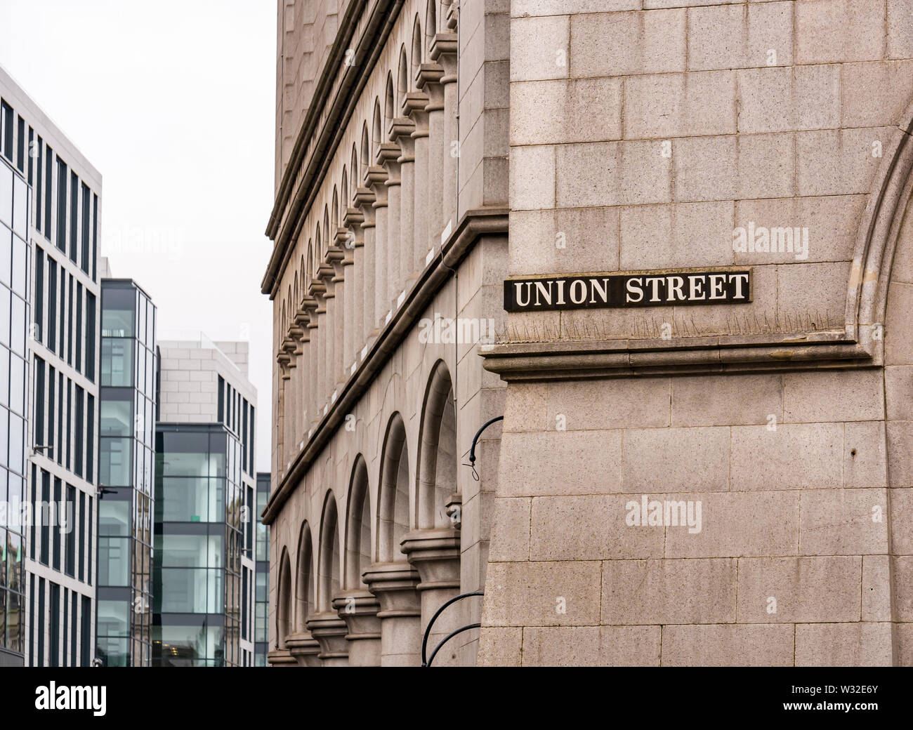 Granite ashlar Aberdeen Town House corner, Union Street name sign