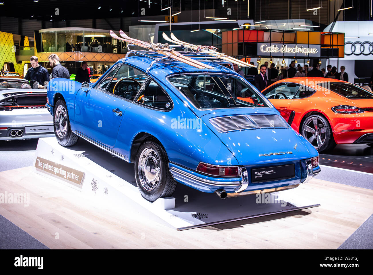 Geneva, Mar 2019 vintage blue Porsche 911 2.0 Coupe 1965 glossy shiny old  classic retro car, Geneva International Motor Show, Porsche Museum Stock  Photo - Alamy