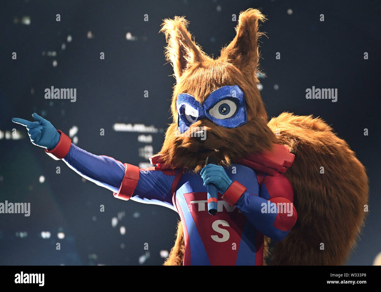 Cologne, Germany. 11th July, 2019. The squirrel is on stage at the  ProSieben show "The Masked Singer". Credit: Henning Kaiser/dpa/Alamy Live  News Stock Photo - Alamy