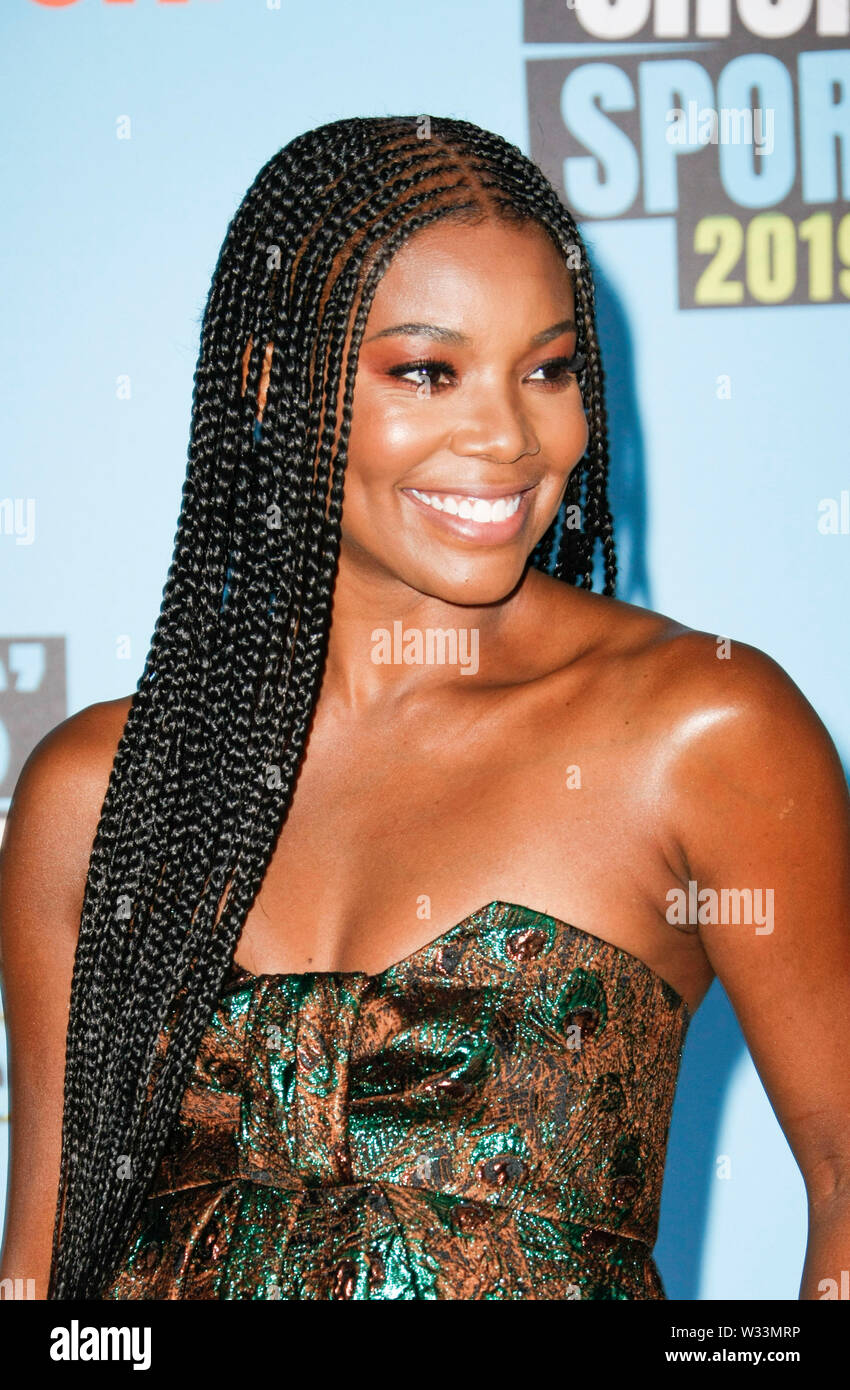 Santa Monica California Usa 11th July 19 Gabrielle Union Arrives At The Nickelodeon Kids Choice Sports Awards 19 At Barker Hangar On July 11 19 In Santa Monica California Photo Imagespace Mediapunch Credit