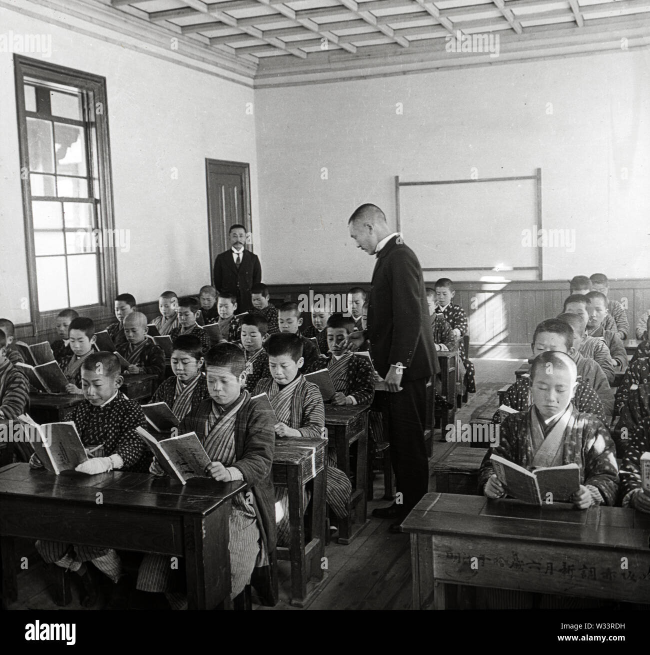 [ 1900s Japan Japanese Elementary School Students ] — Japanese