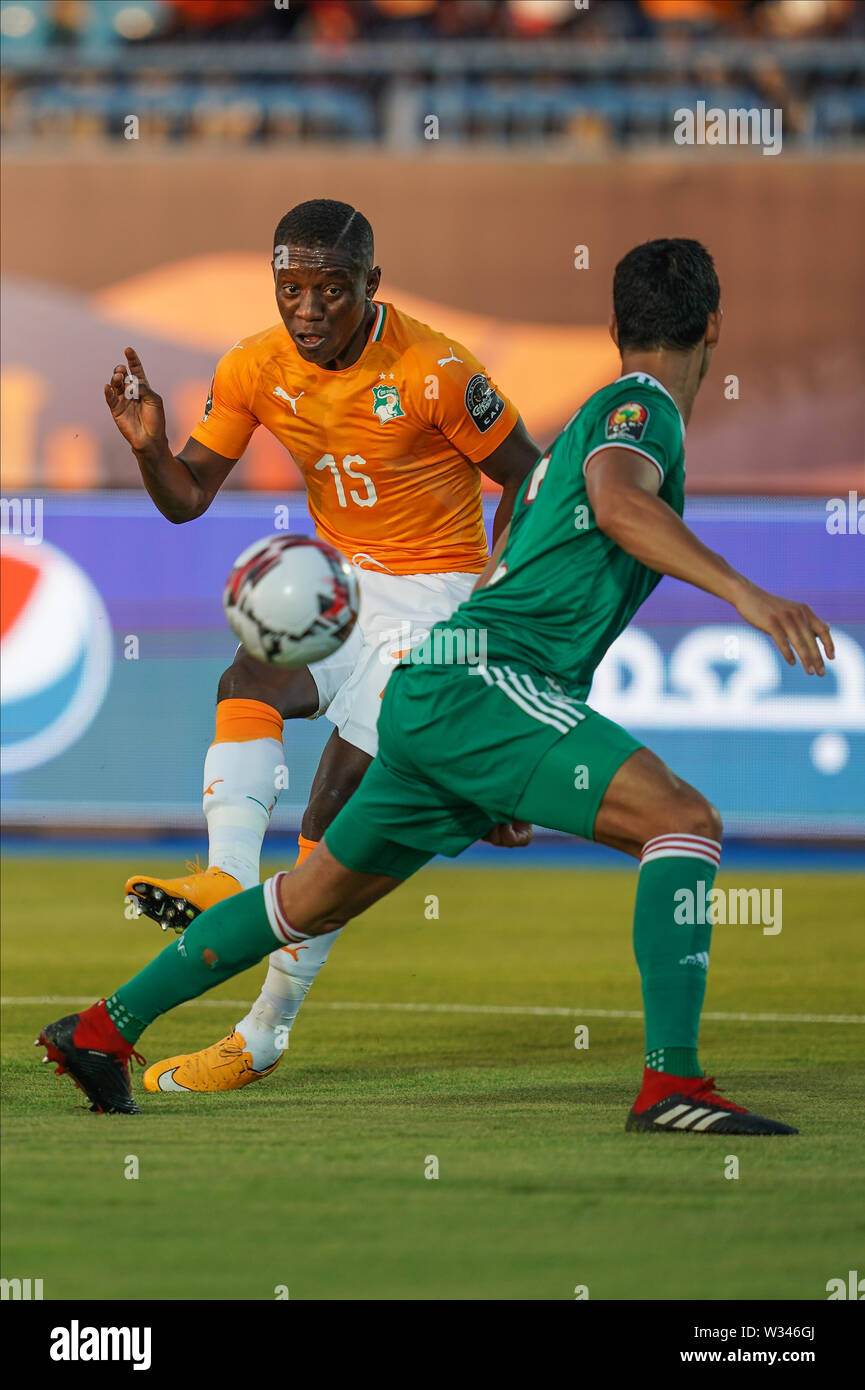 Suez, Egypt. 11th July, 2019. Ivory coast, Egypt - FRANCE OUT July 11, 2019: Max Alain Gradel of Cote D'ivoire passing the ball during the 2019 African Cup of Nations match between Ivory coast and Algeria at the Suez Stadium in Suez, Egypt. Ulrik Pedersen/CSM/Alamy Live News Stock Photo
