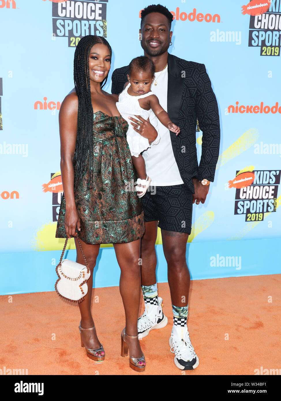 Santa Monica United States 11th July 19 Santa Monica Los Angeles California Usa July 11 Actress Gabrielle Union Daughter Kaavia James Union Wade And Husband Dwyane Wade Arrive At The Nickelodeon