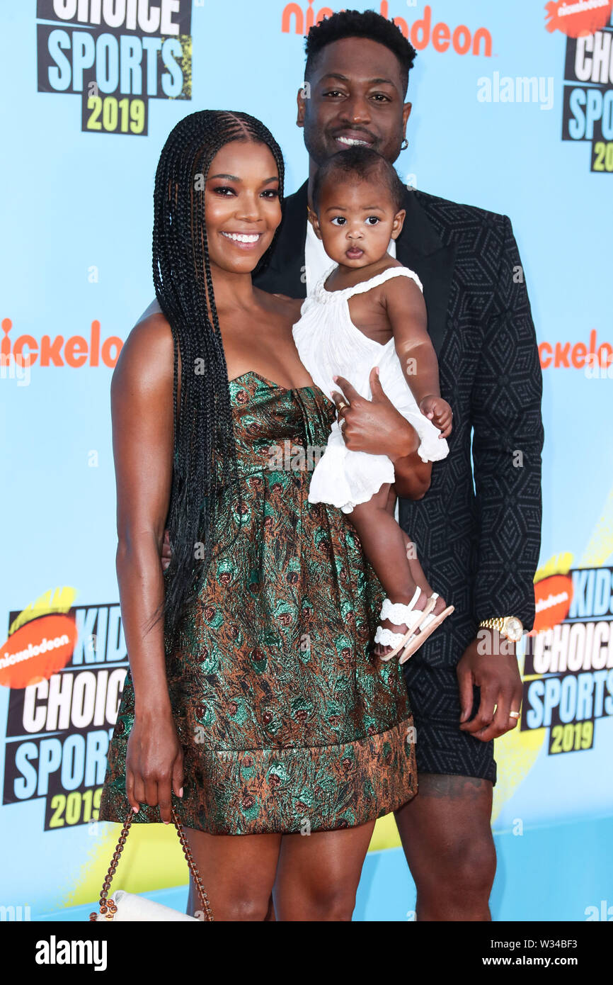 Santa Monica United States 11th July 19 Santa Monica Los Angeles California Usa July 11 Actress Gabrielle Union Daughter Kaavia James Union Wade And Husband Dwyane Wade Arrive At The Nickelodeon
