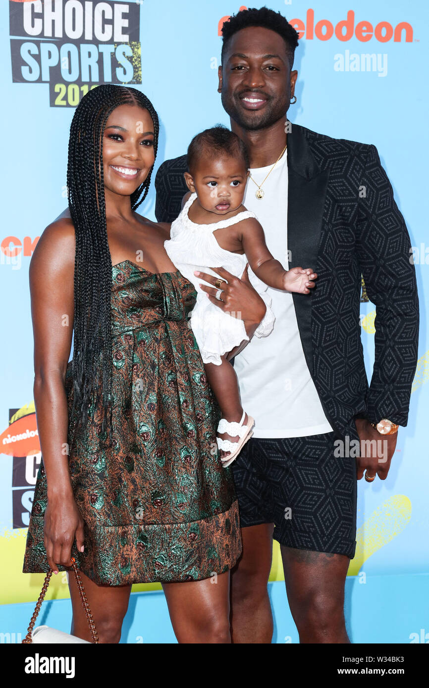 Santa Monica United States 11th July 19 Santa Monica Los Angeles California Usa July 11 Actress Gabrielle Union Daughter Kaavia James Union Wade And Husband Dwyane Wade Arrive At The Nickelodeon