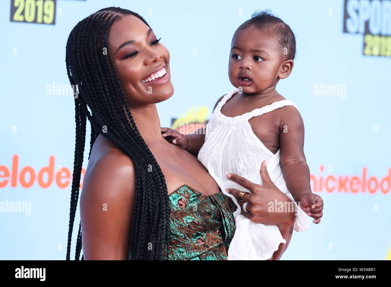 Santa Monica United States 11th July 19 Santa Monica Los Angeles California Usa July 11 Actress Gabrielle Union And Daughter Kaavia James Union Wade Arrive At The Nickelodeon Kids Choice Sports