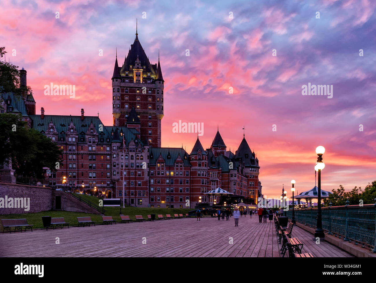 Frontenac Castle and Dufferin Terrace Quebec Stock Photo Alamy