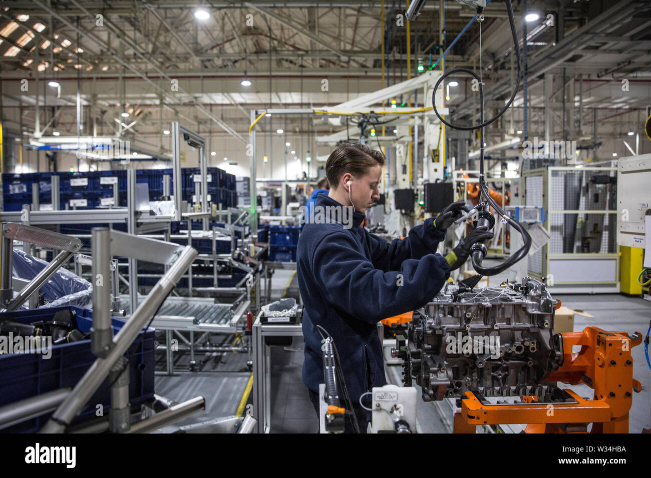 Ford factory at dagenham hi-res stock photography and images - Alamy