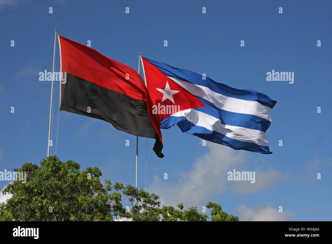 26TH OF JULY MOVEMENT IN CUBA TABLE FLAG 4/'/' x 6/'/' FIDEL CASTRO CUBAN REVOLUTI