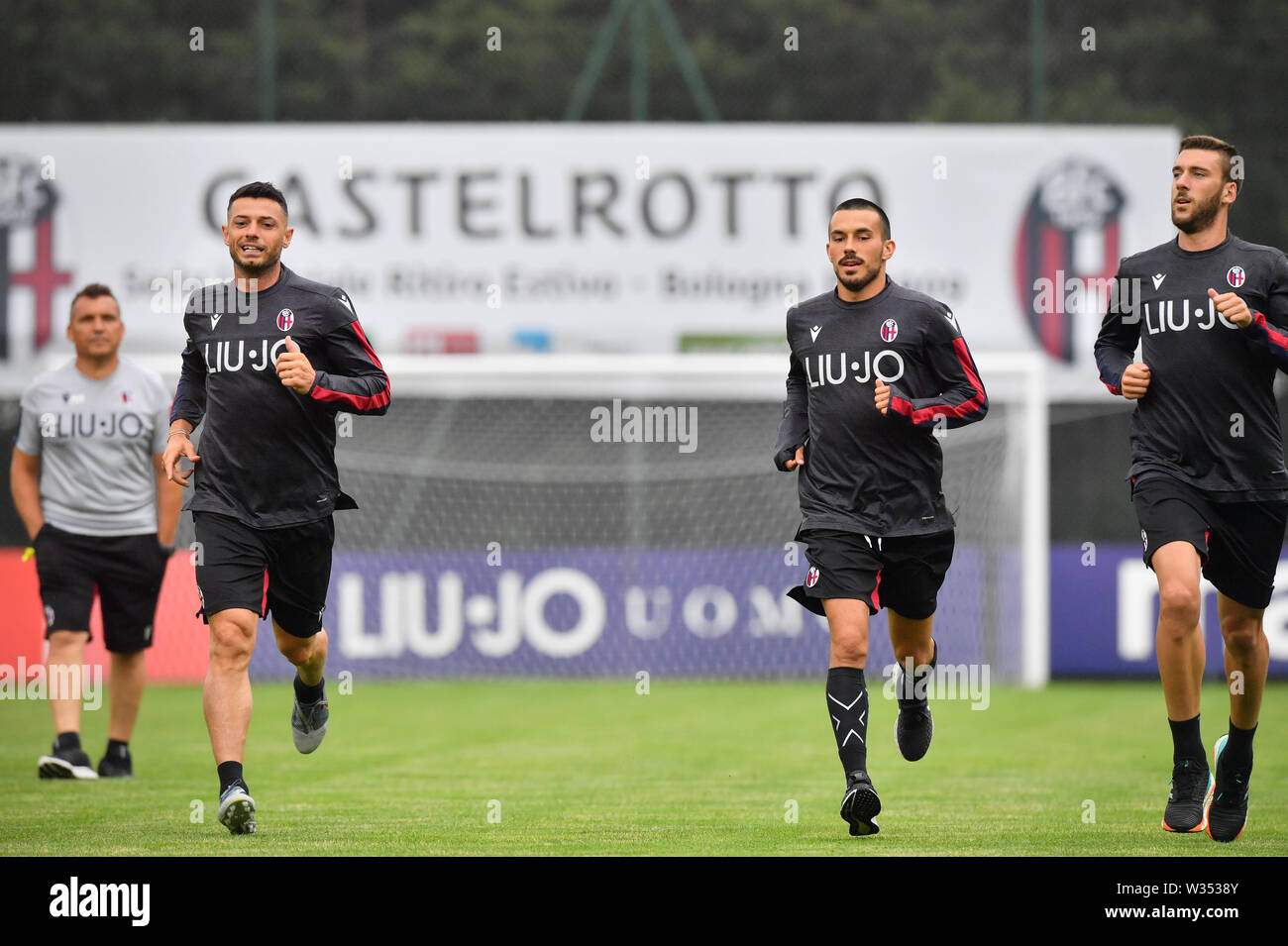 Foto Massimo Paolone/LaPresse11 luglio 2019 Castelrotto (Bz), Italia sport  calcio Primo allenamento Bologna FC Ritiro Pre Campionato di calcio Serie A  2019/2020 - stadio &quot;Laranz&quot; Nella foto: Blerim Dzemaili, Nicola  Sansone, Mattia