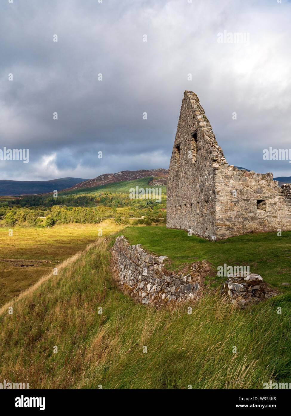 The ruins of Ruthven Barracks in the highlands of Scotland Stock Photo