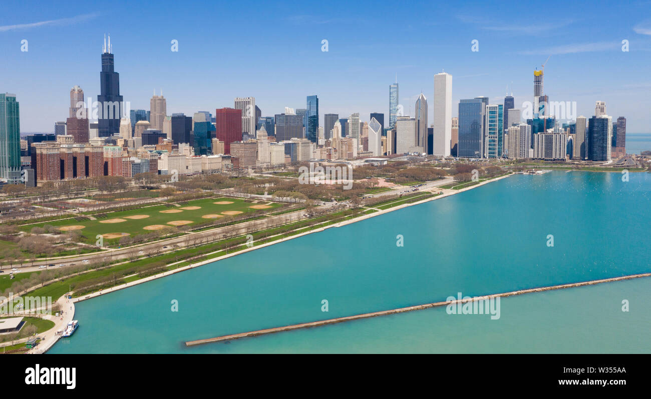 Emerald green Lake Michigan water frames the downtown city skyline of  Chicago Illinois USA Stock Photo - Alamy