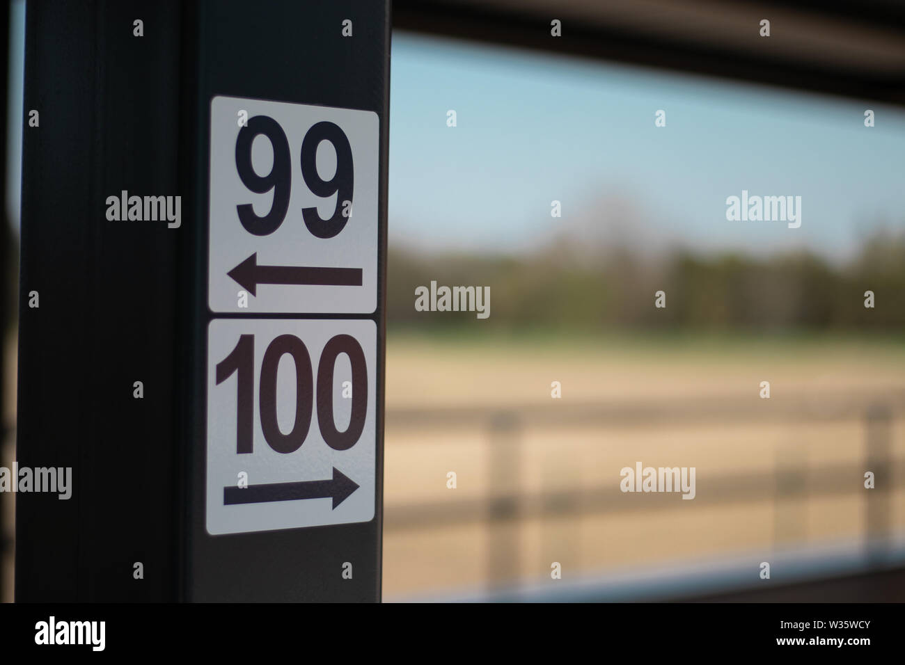 Digital parking sign hi-res stock photography and images - Alamy