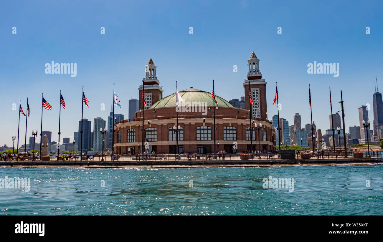 Chicago Navy Pier is a popular landmark at Lake Michigan - CHICAGO, USA ...