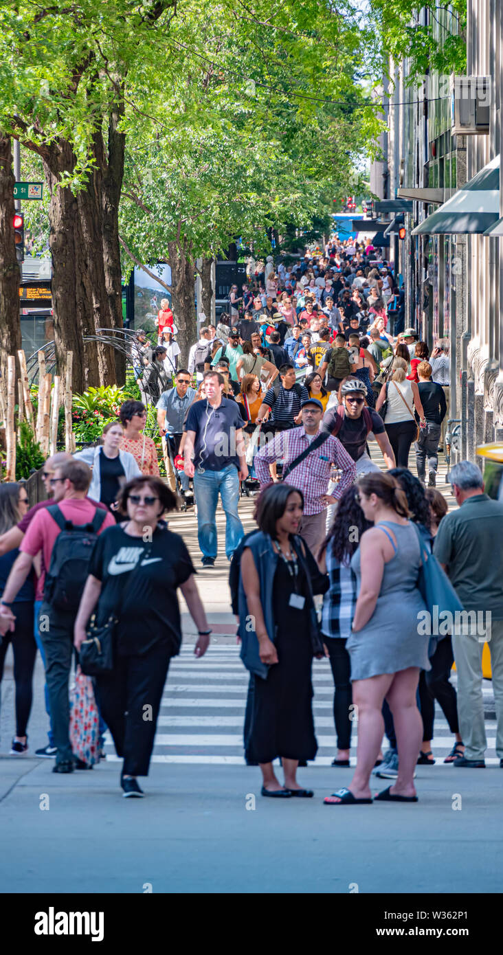 The Magnificent Mile In Chicago Is A Crowded Place Chicago The Magnificent Mile In Chicago Is A Crowded Place Chicago