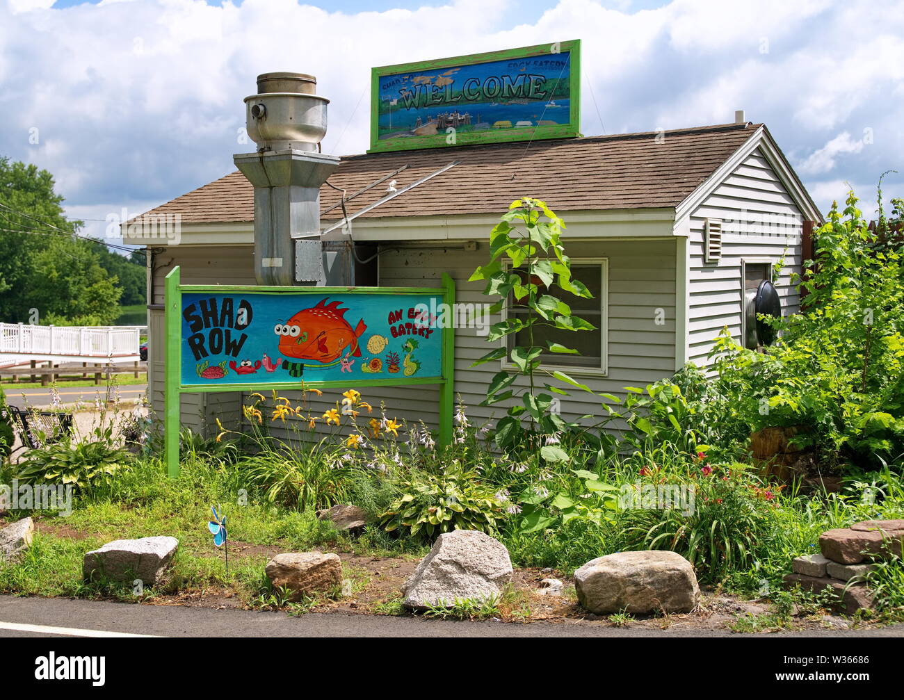 Rocky Hill, CT USA. Jul 2019. The Shad Row restaurant and colorful sign. Small but great seafood and service. Stock Photo