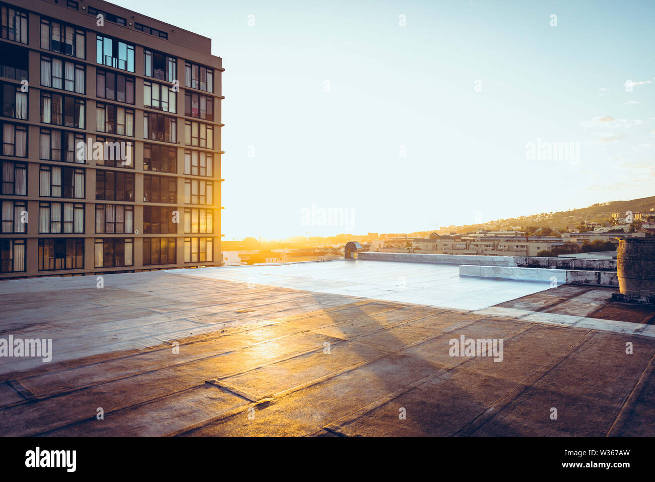 Rooftop of a building hi-res stock photography and images - Alamy