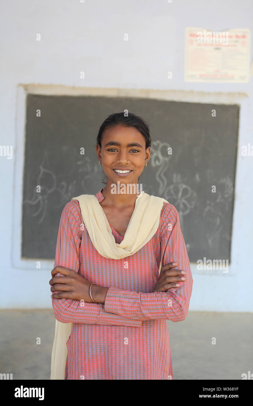Indian girl portrait 13 years hi-res stock photography and images - Alamy
