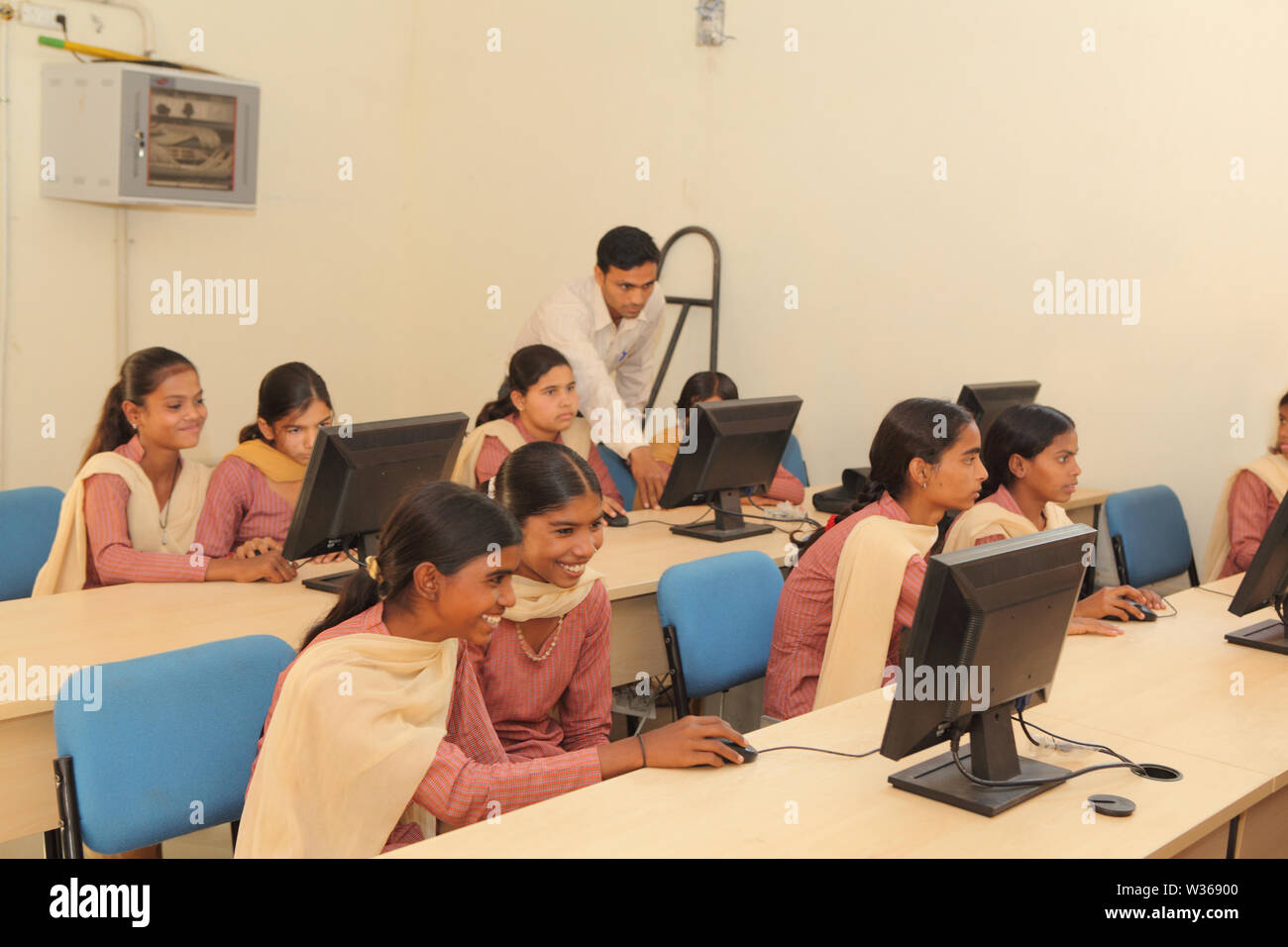 School children using computers in computer lab Stock Photo - Alamy