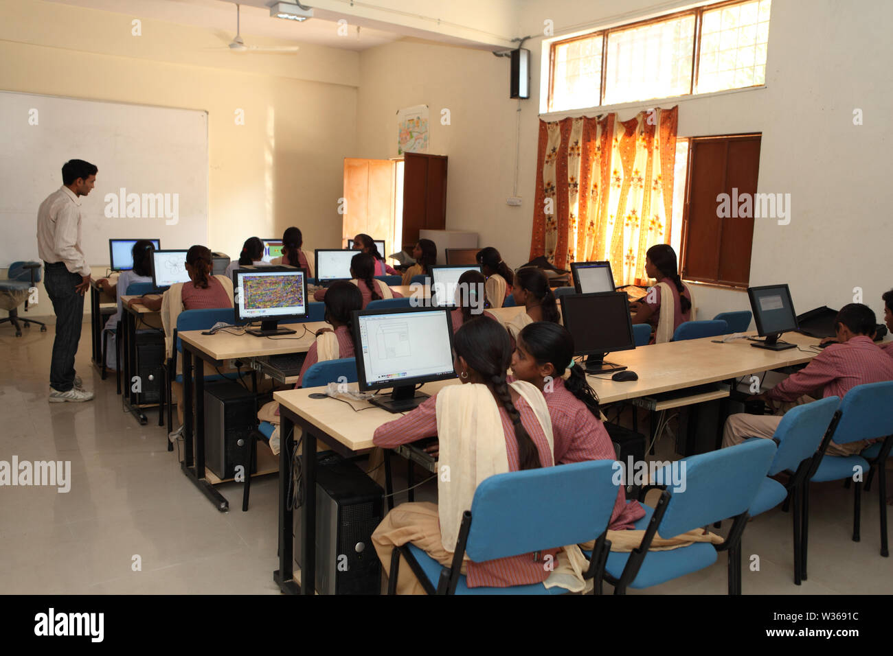 School children using computers in computer lab Stock Photo - Alamy