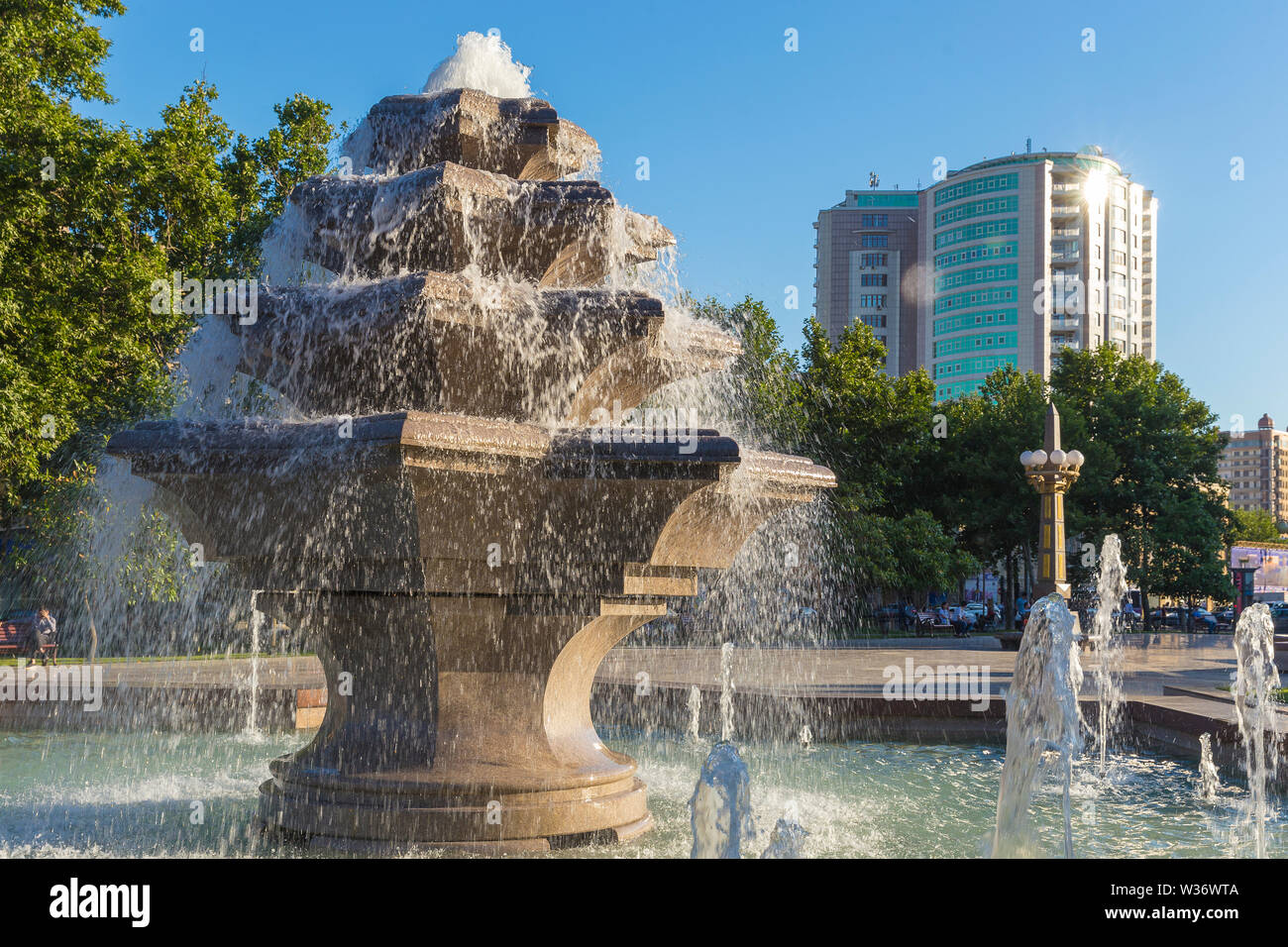 Fountain in the city park in Baku Stock Photo - Alamy