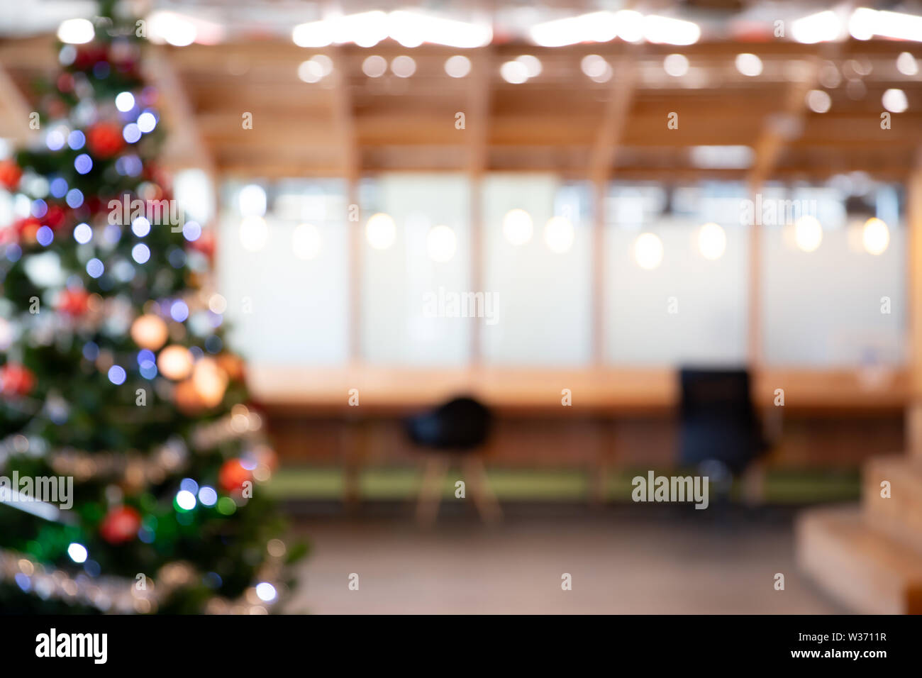 Mùa Giáng sinh sẽ không hoàn chỉnh mà không có một cây thông Noel đẹp và sang trọng. Khám phá thư viện ảnh của chúng tôi để tìm cây thông Noel hoàn hảo cho ngôi nhà của bạn!