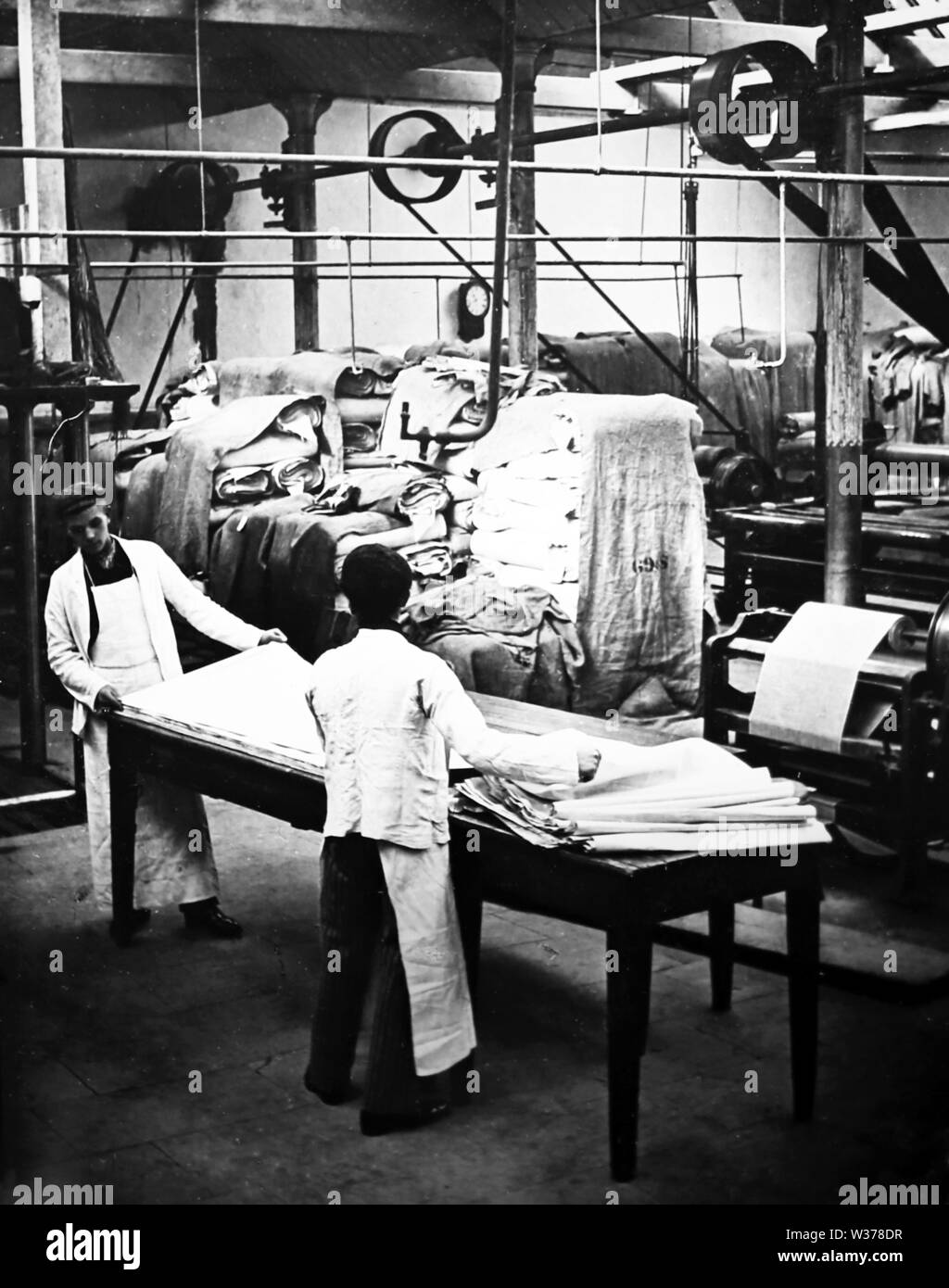 Linen manufacture, Lapping Stock Photo - Alamy