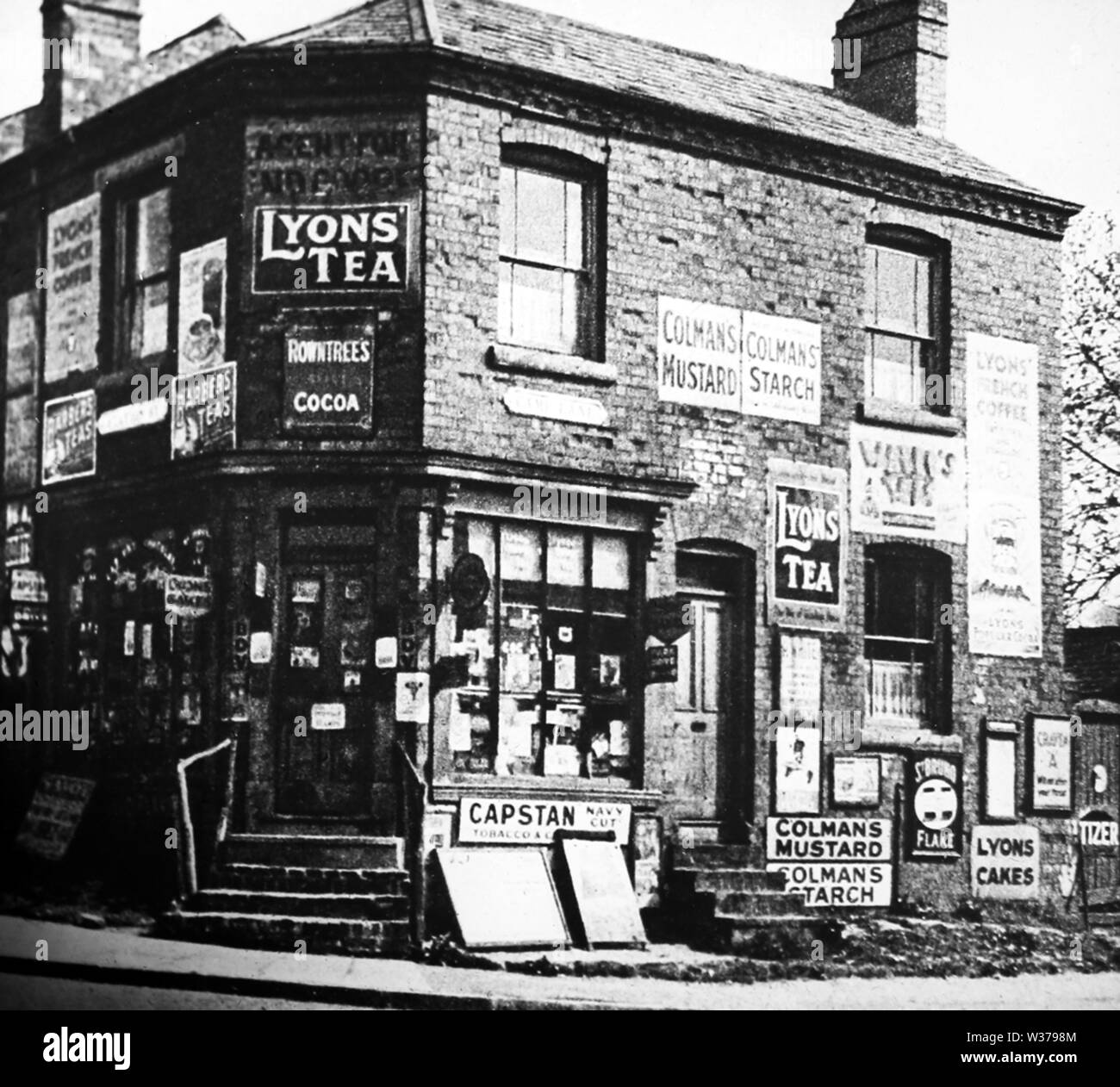 Corner shop, Camp Lane, Kings Norton Stock Photo Alamy