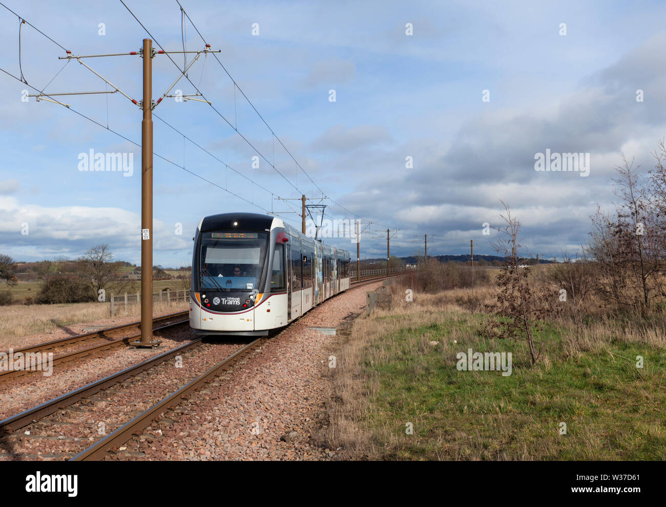 Edinburgh tram 262 approaching Ingliston park & Ride with a York Place - Edinburgh Airport service Stock Photo