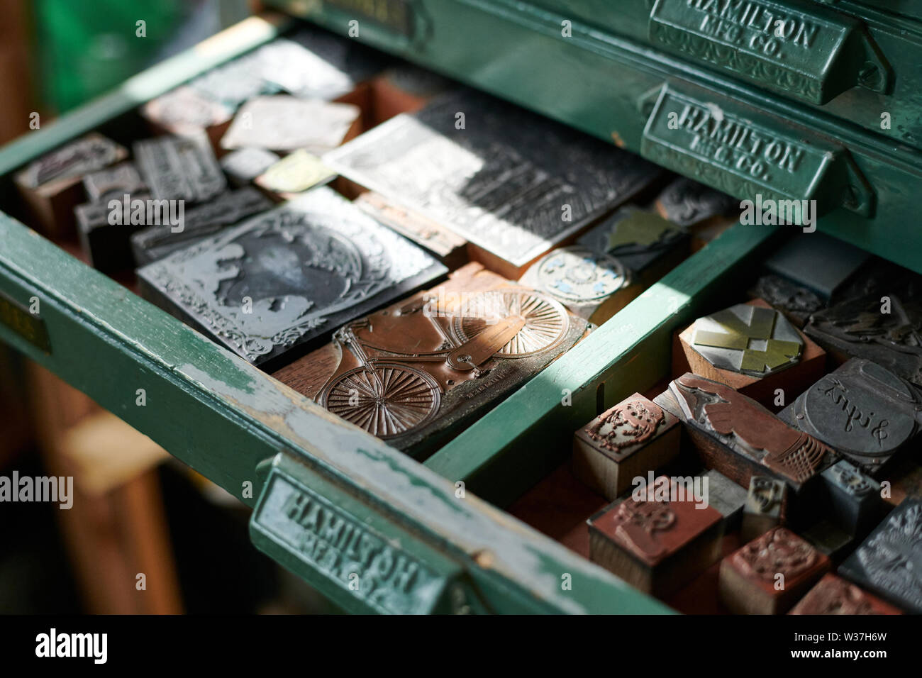 Block printing press Stock Photo Alamy