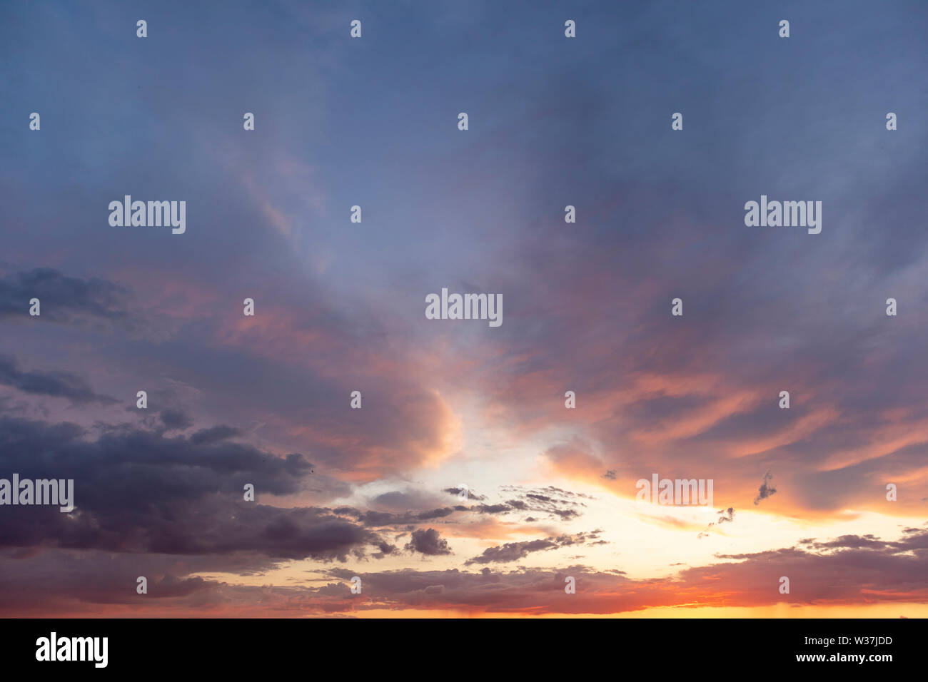 Beautiful clouds sunset hi-res stock photography and images - Alamy