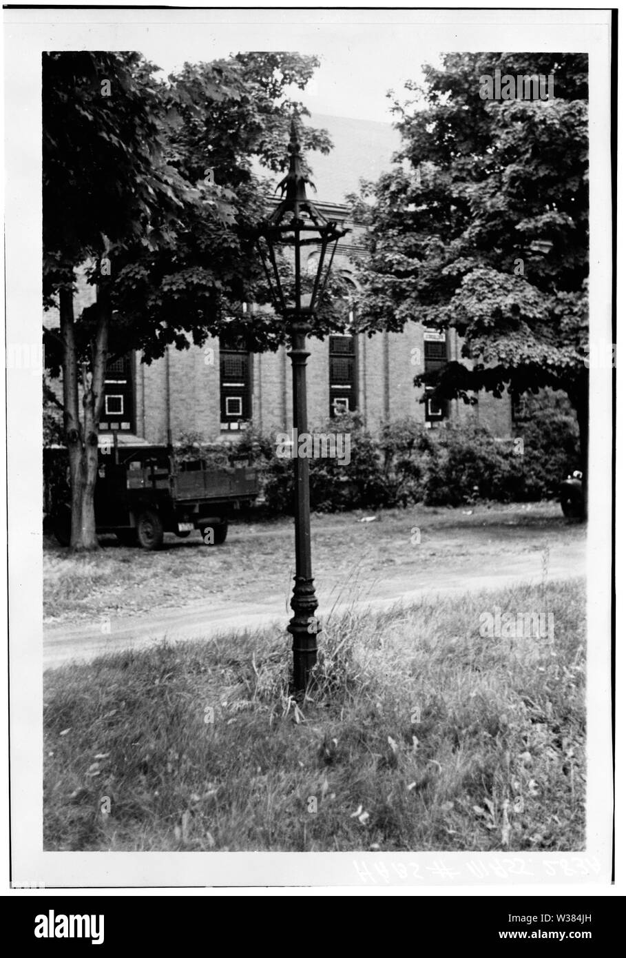 Photograph of Valentine-Fuller House & Garden, 125 Prospect Street, Cambridge, Massachusetts, USA. House built circa 1848; demolished in 1937. Architect unknown. HABS description: Significance: The house, which had an attached carriage house and stable, was one of the most handsomely designed and impressive residences in all Cambridge. The garden, which measured approximately 210' x 510', was unusually large for its neighborhood and was substantially unaltered from its original plan. House and grounds together comprised a particularly fine intact example of an outstanding mid-nineteenth-centur Stock Photo