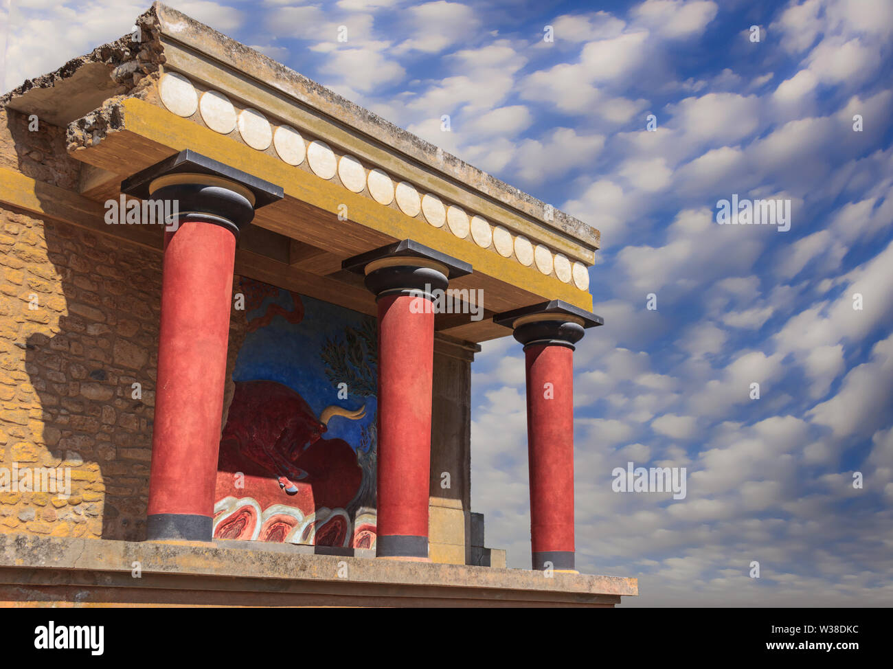 Knossos palace: the North Entrance of the with charging bull fresco;it's the largest Bronze Age archaeological site on Crete (Greece). Stock Photo