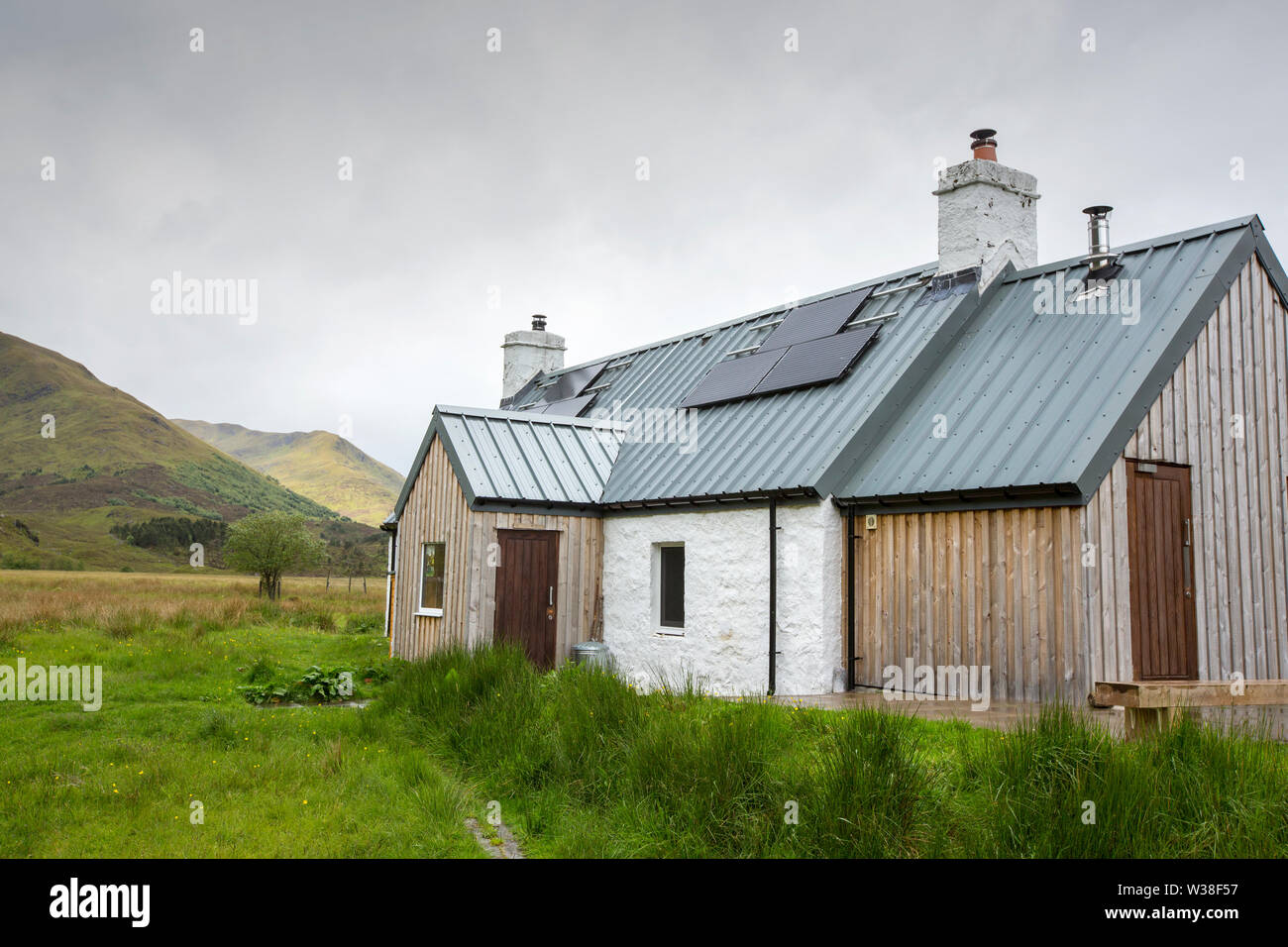 A remote house at the head of Glen Affric used by a tree planting charity, Highlands, Scotland, UK. Stock Photo