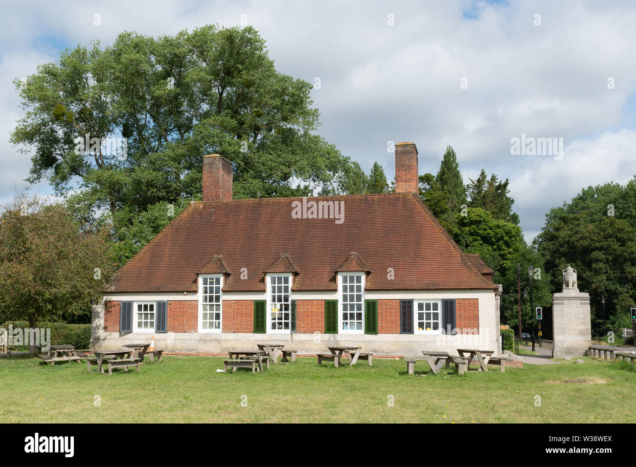 Fairhaven Memorial Lodge designed by Sir Edwin Lutyens at the Magna Carta freedom meadow in Runnymede, Surrey, UK Stock Photo