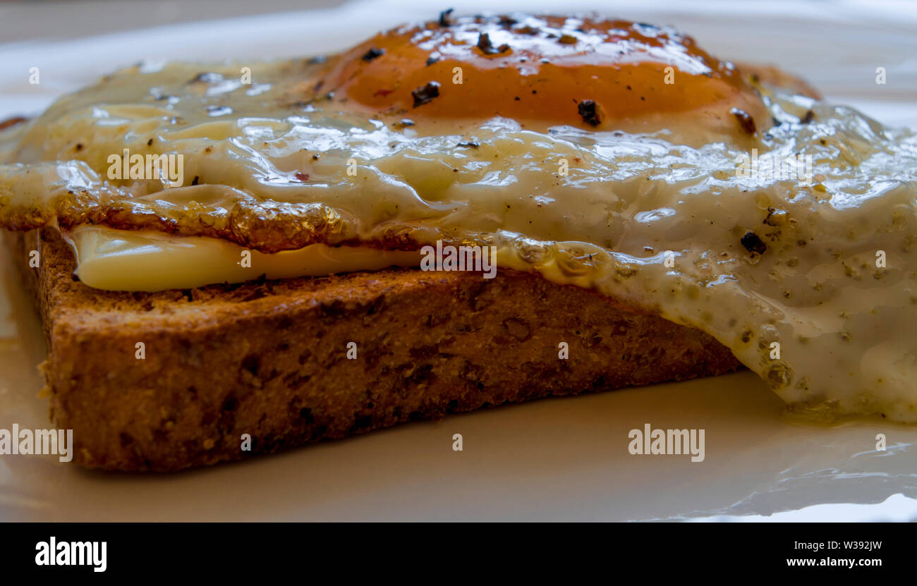 Toast with egg hires stock photography and images Alamy
