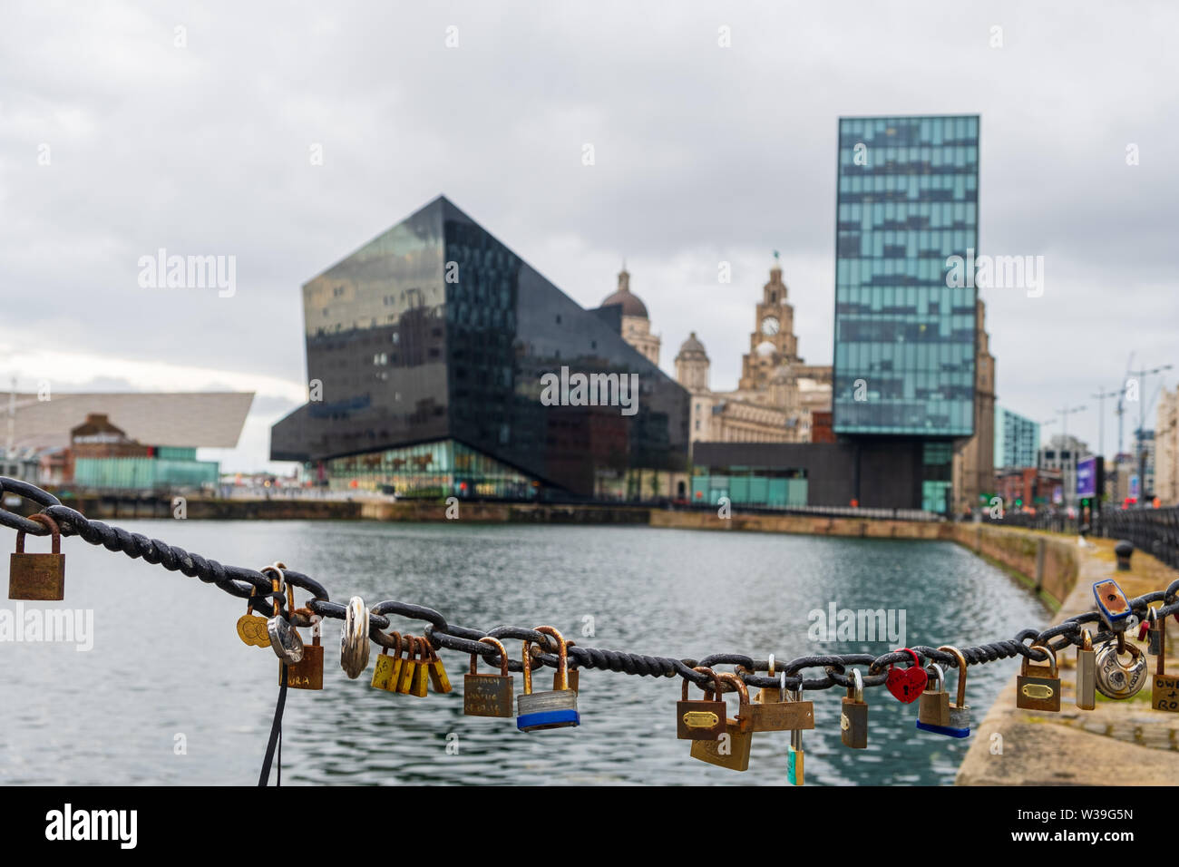 Liverpool dock building padlock hires stock photography and images Alamy