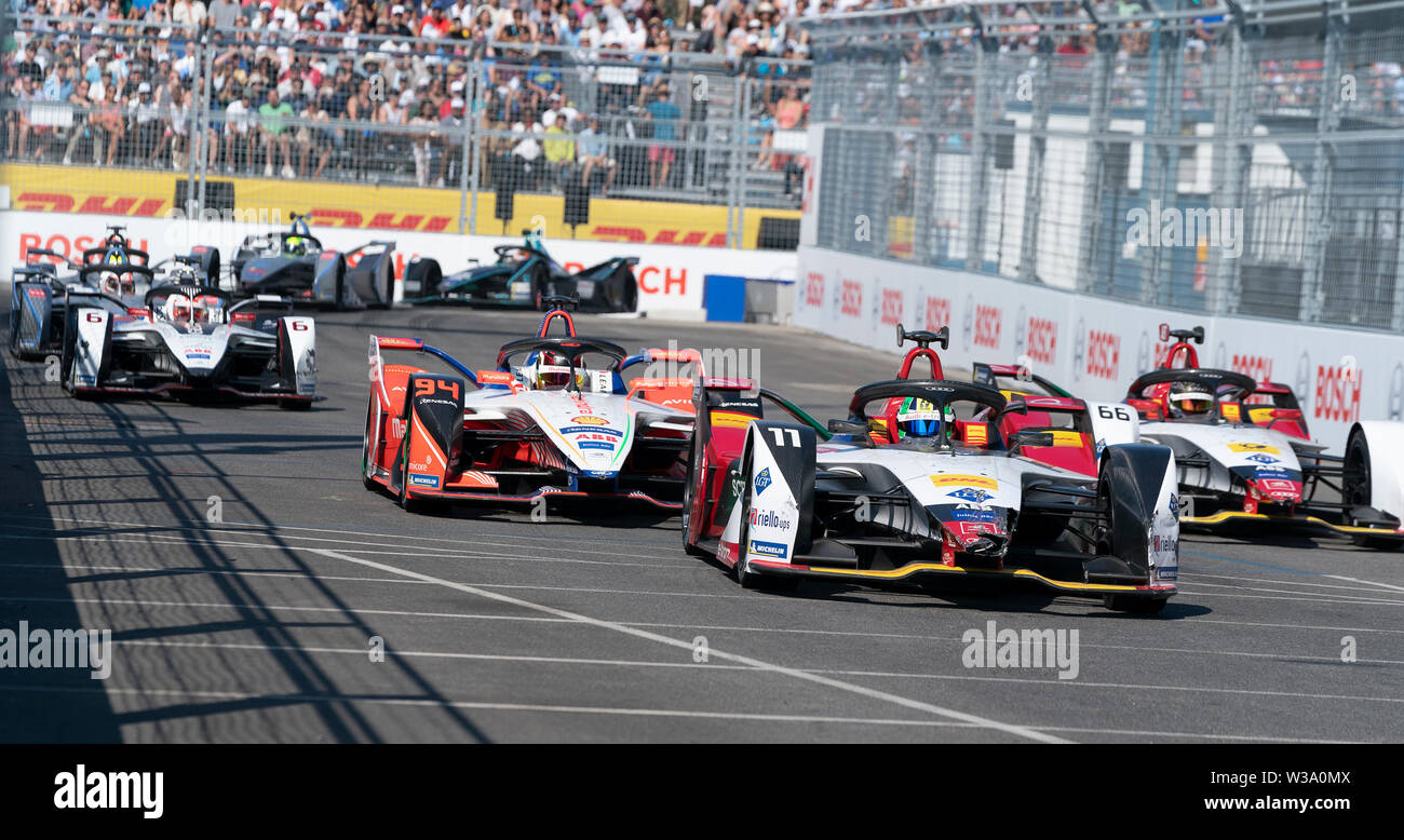 New York, USA. 13th July, 2019. General view of electric racing cars during New York City E-Prix 2019 Formula E Round 12 at Red Hook Credit: Lev Radin/Pacific Press/Alamy Live News Stock Photo