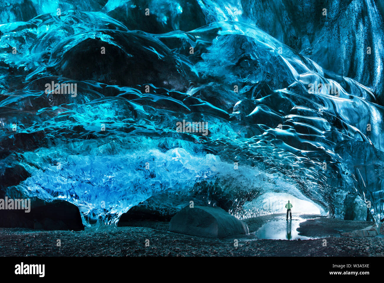 Iceland Area Rug Modern Carpet5'3''x4' INTERESTPRINT AnnHomeArt ice cave in Vatnajokull 