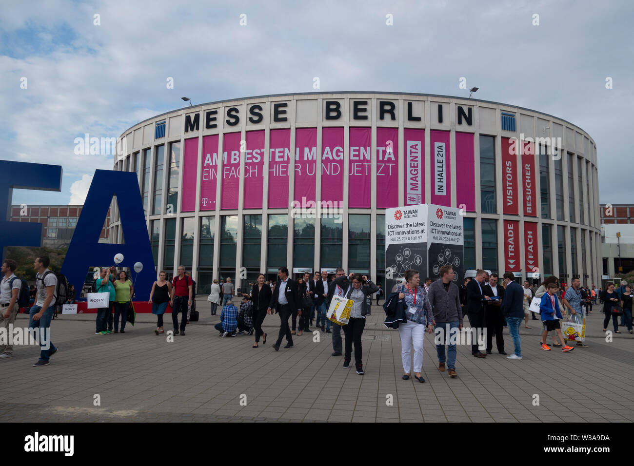 Ifa design hi-res stock photography and images - Alamy