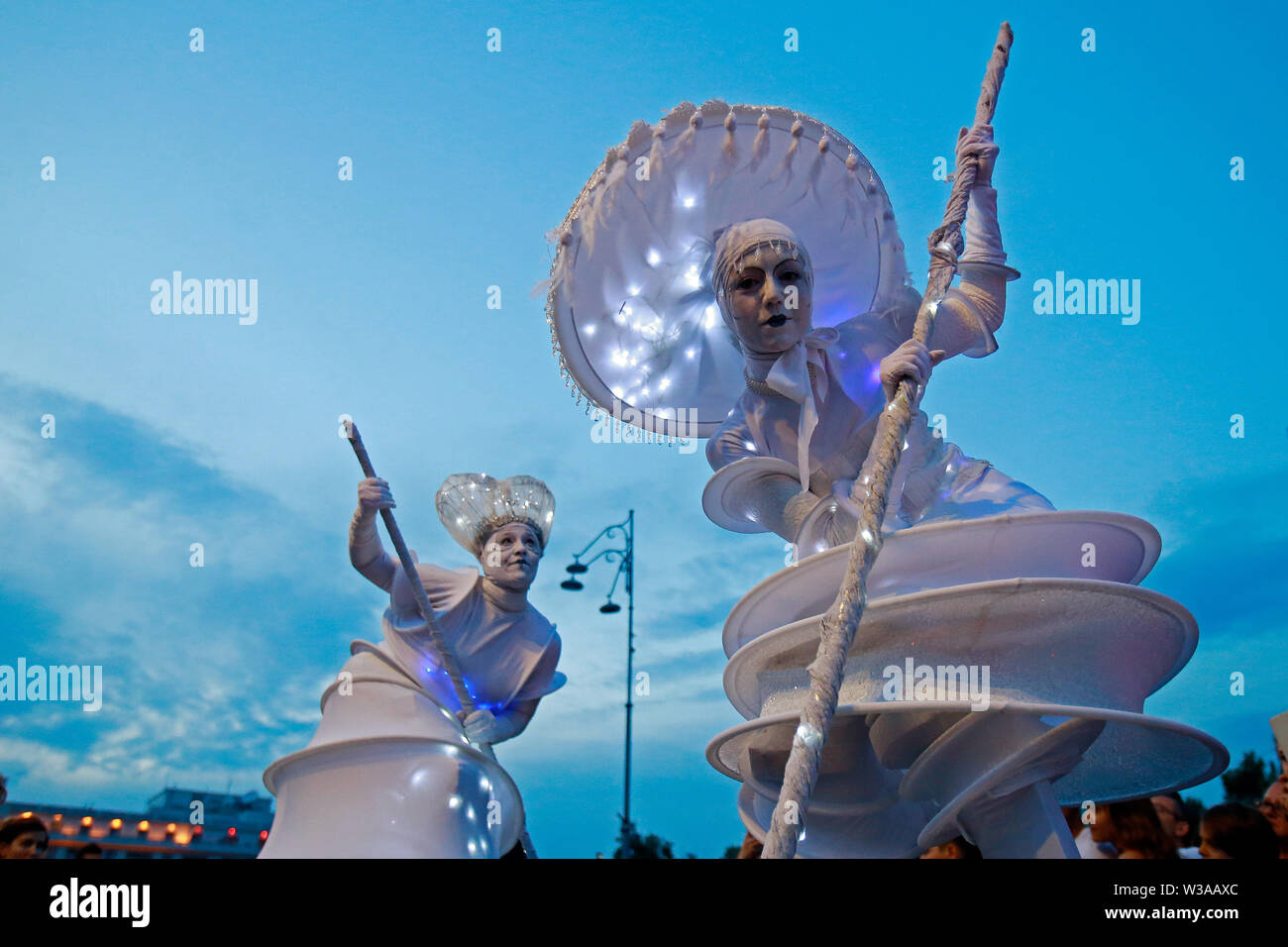 Street theater festival hi-res stock photography and images - Alamy