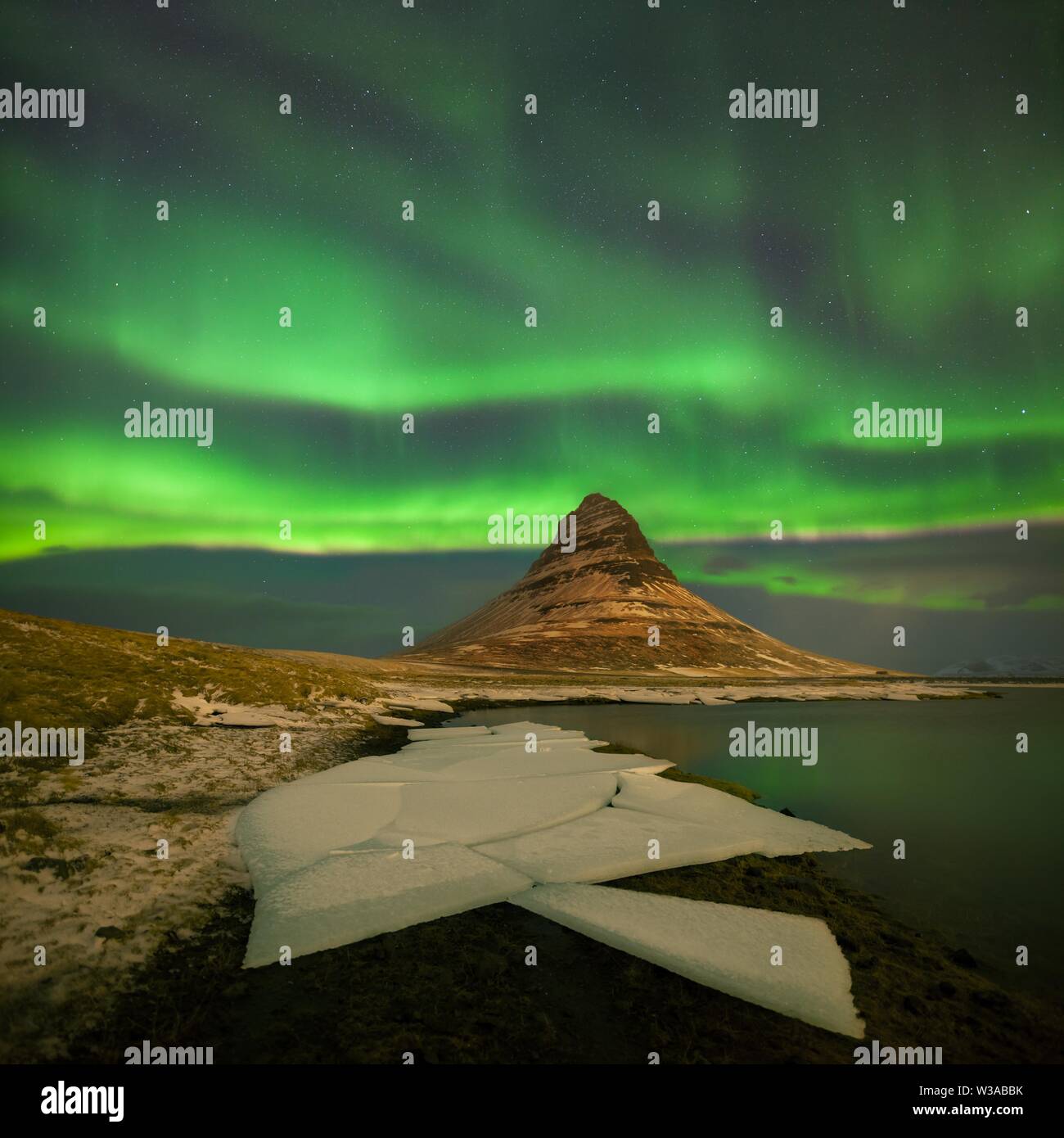 this-beautiful-northern-lights-or-aurora-borealis-in-iceland-was-taken