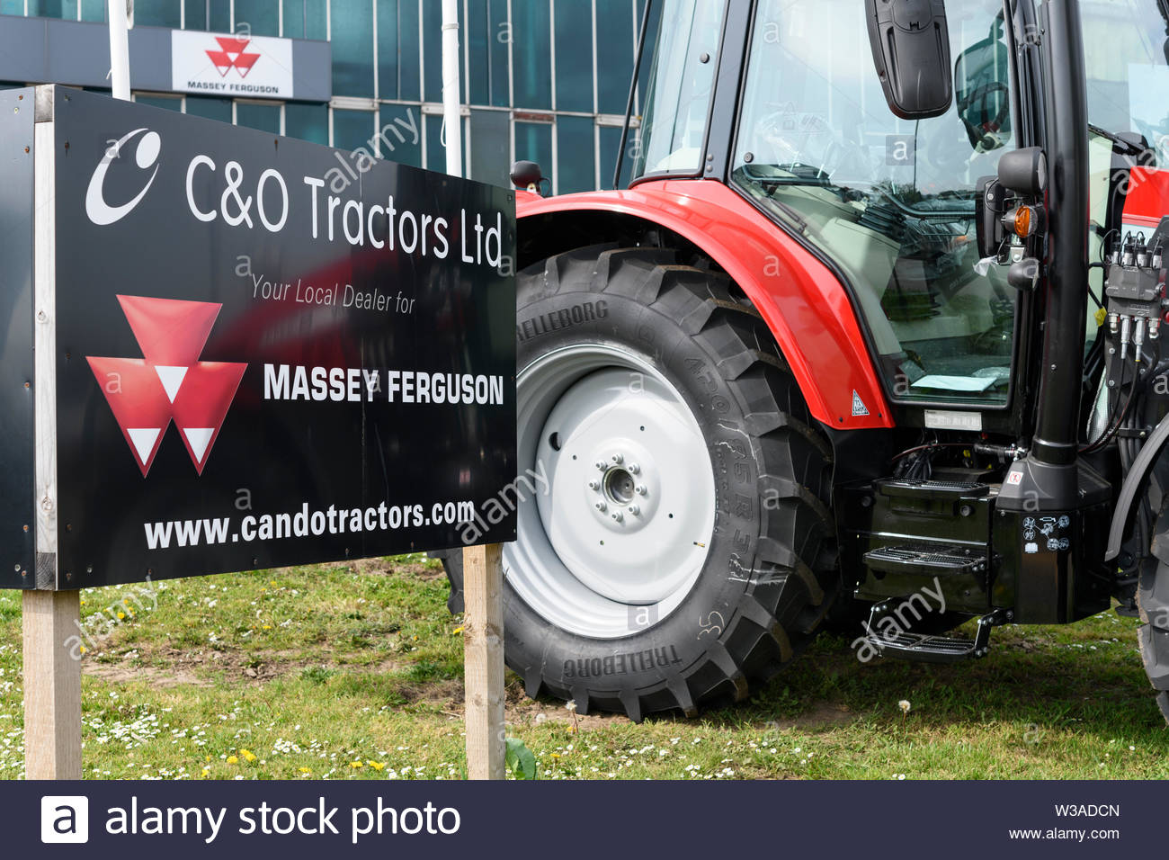 Massey Ferguson Farm Uk High Resolution Stock Photography And Images Alamy