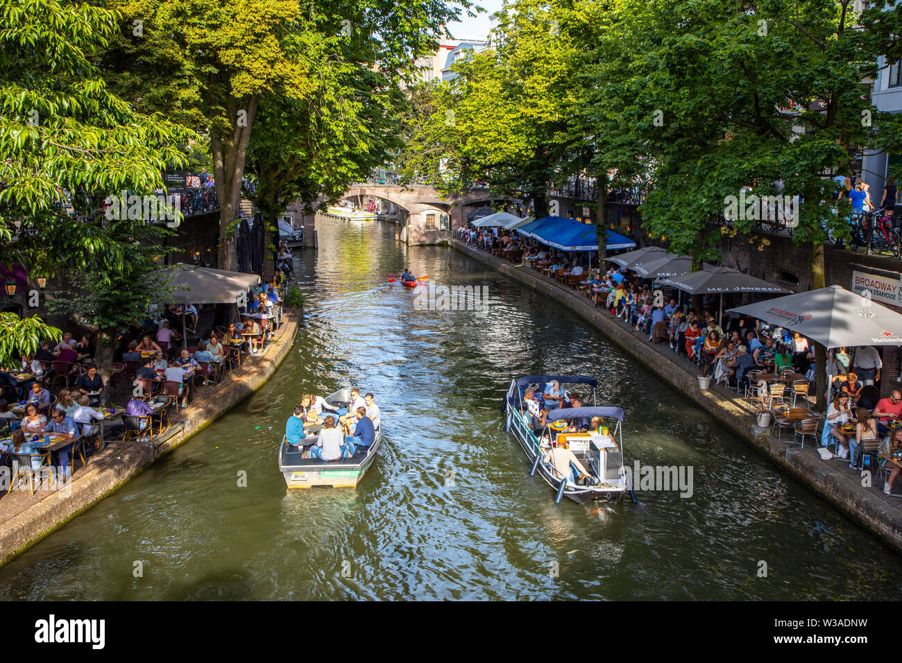 Utrecht, Netherlands, Old Town, Oudegracht, canal, restaurants, pubs,  cafes, shops along the canal Stock Photo - Alamy