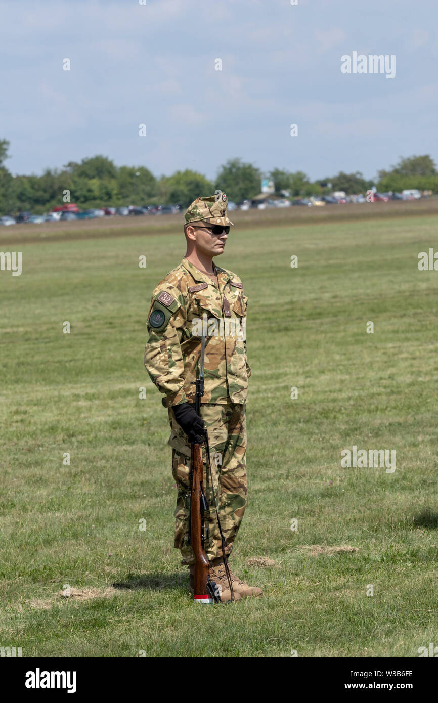 Lone soldier hires stock photography and images Alamy