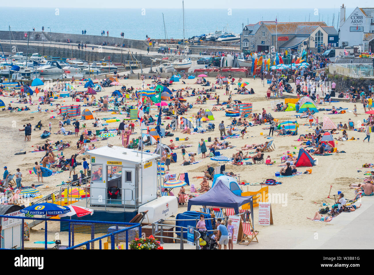 High street lyme regis england hi-res stock photography and images - Alamy