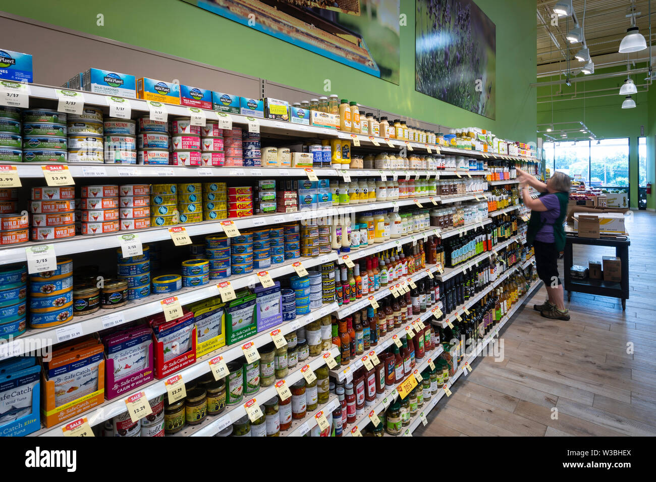 Stocking shelves in supermarket hires stock photography and images Alamy
