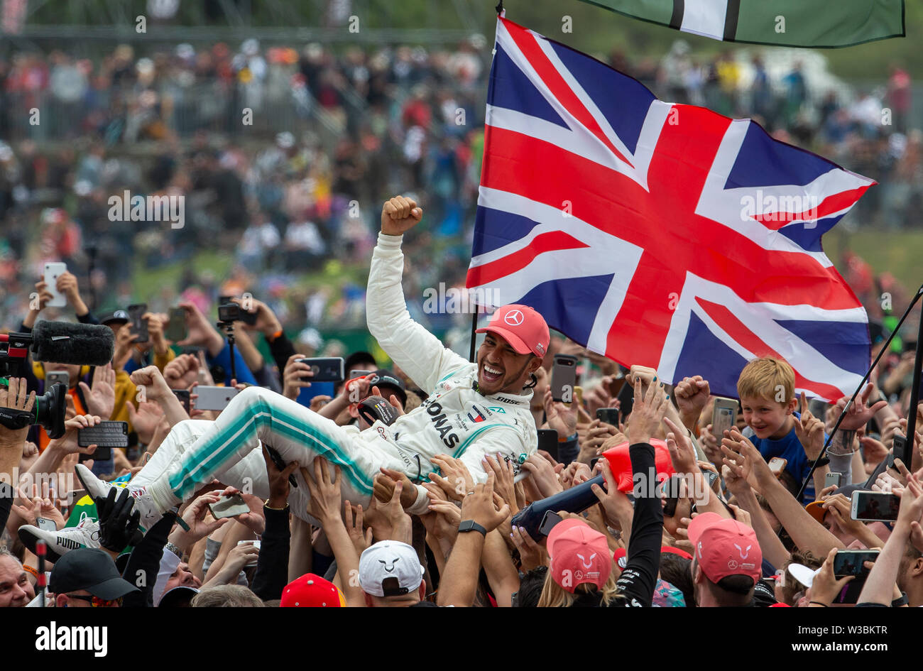 Mercedes amg f1 celebrates fans hi-res stock photography and images - Alamy