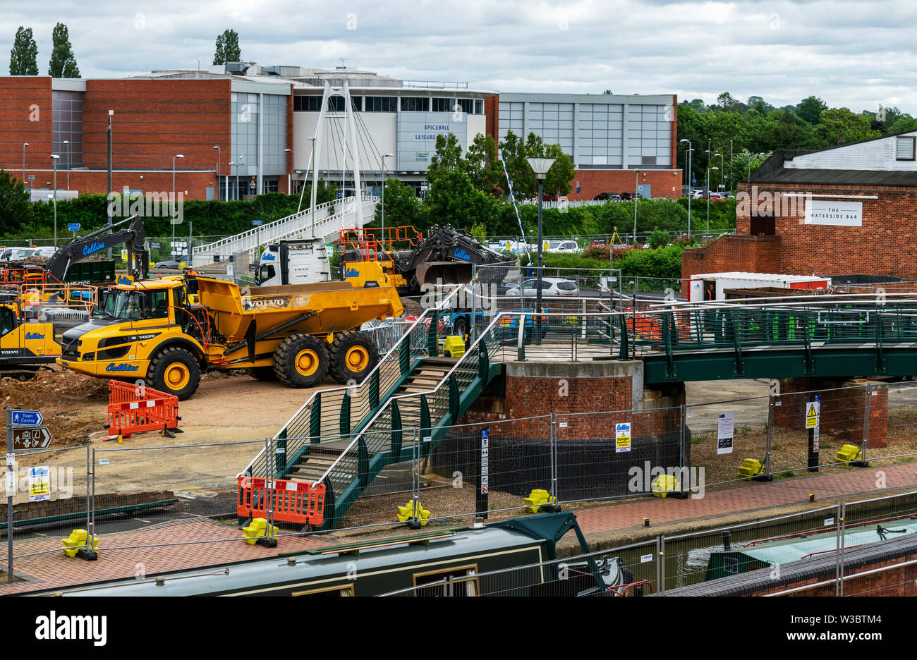 Banbury O2 The construction of the extension to Castle Quay shopping centre ...